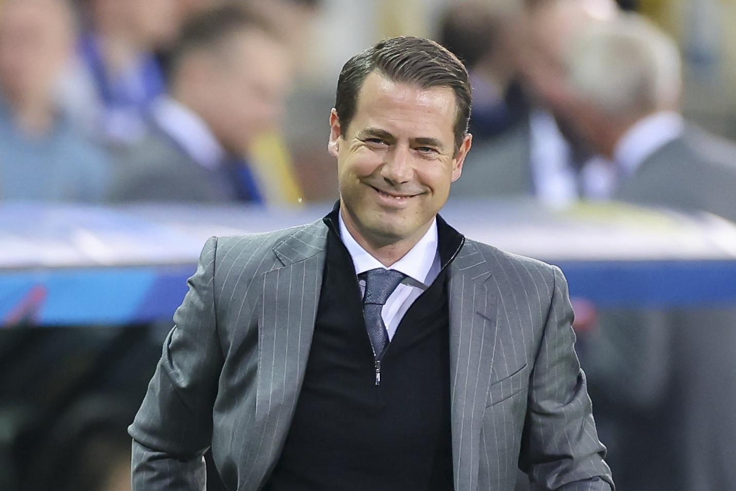 其强大的尤, 一起